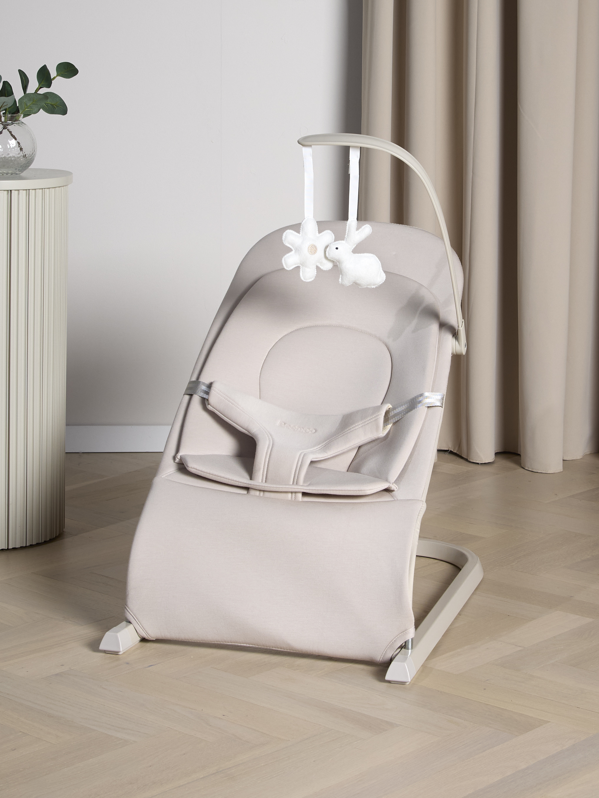 Beemoo PLAY Swift Skråstol, Sand Beige