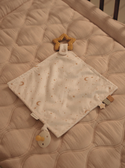 Little Dutch Baby Nusseklud med Bidering