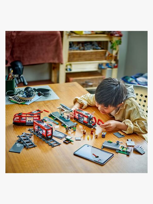 LEGO City 60423 Letbane og station