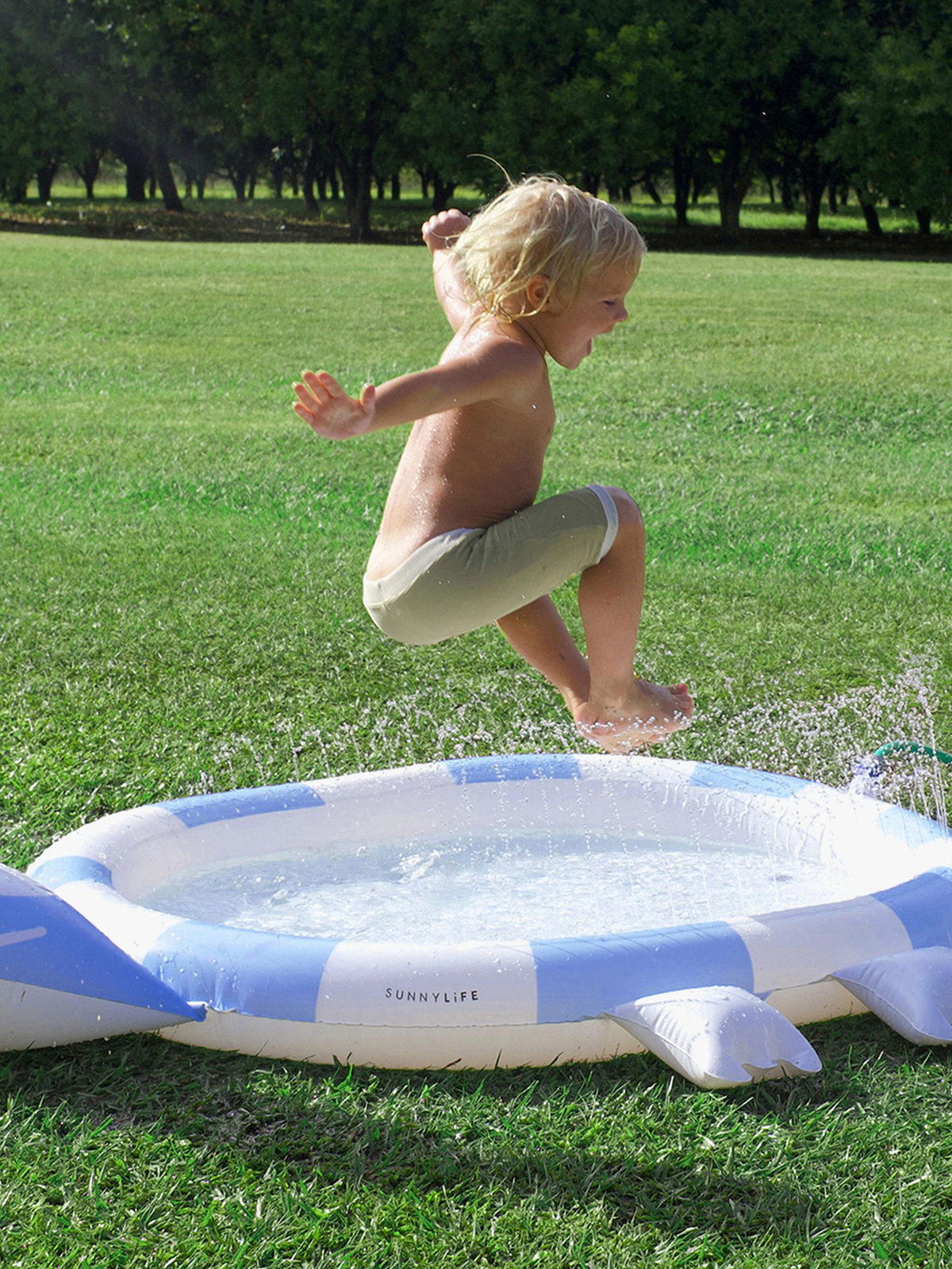 SUNNYLiFE Sprinkler Legetæppe, Into the Wild Blue