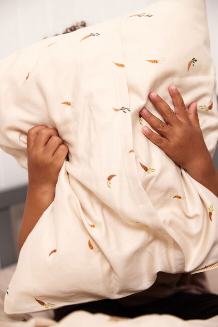 FILIBABBA  GOTS-certificeret Sengesæt 140 x 100, Carrot Thief