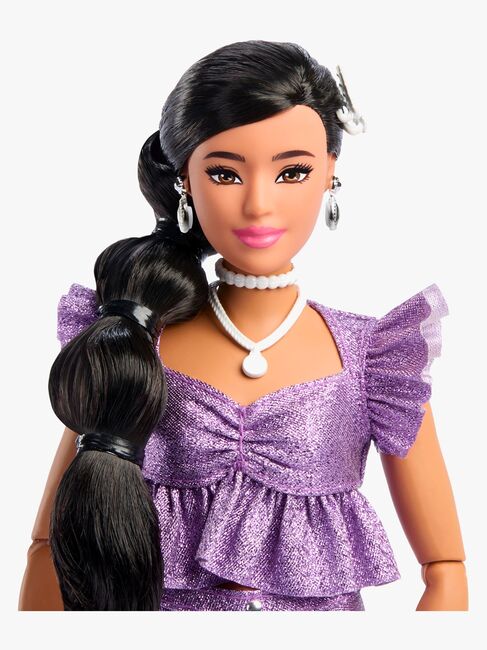 Barbie Deluxe Style Dukke i Lilla Outfit