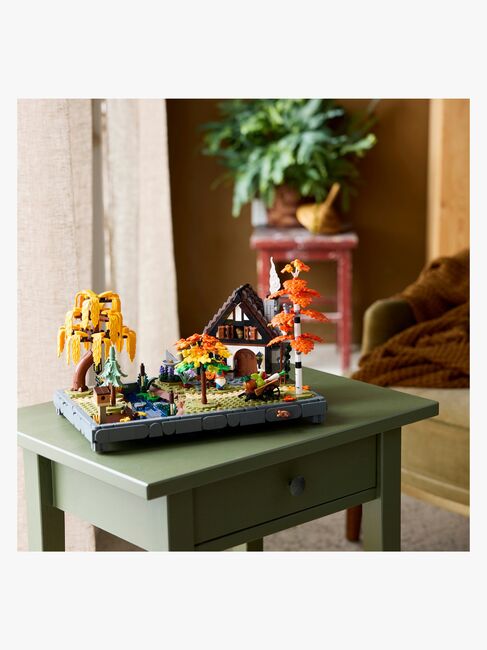 LEGO Icons 11372 Efterårshave og hytte