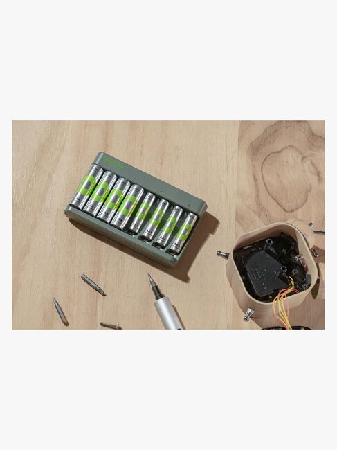 GP Batterier Recyko E821 8-Slot Charger, 4 AA + 4 AAA