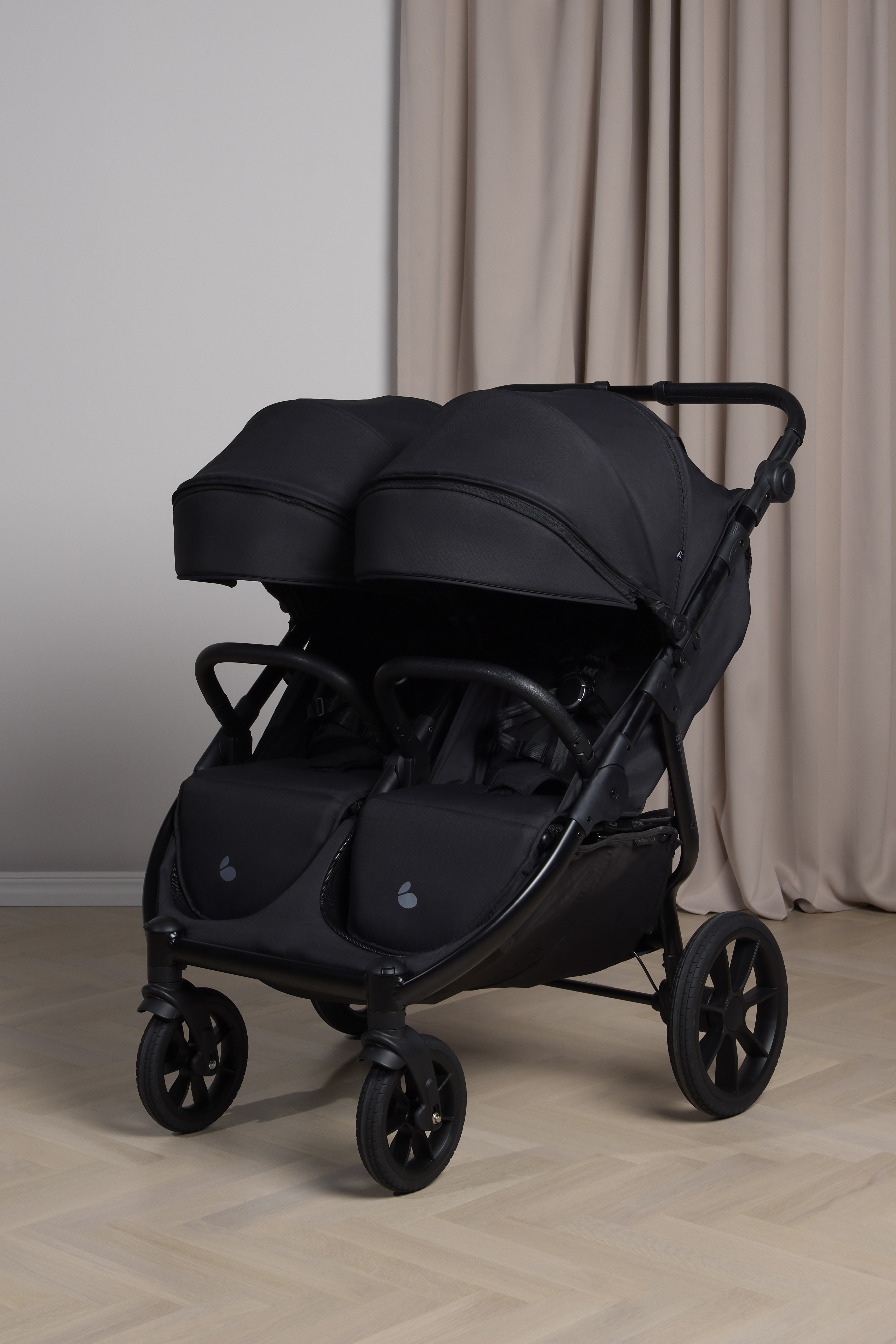 Beemoo BFF60 2 Søskendevogn, Night Black