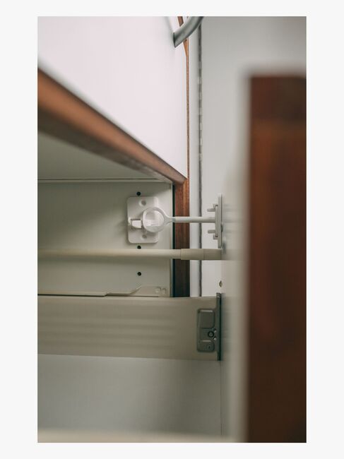 Safe & Care SureCatch Selvklæbende Lås til Nederste Skuffe, Hvid