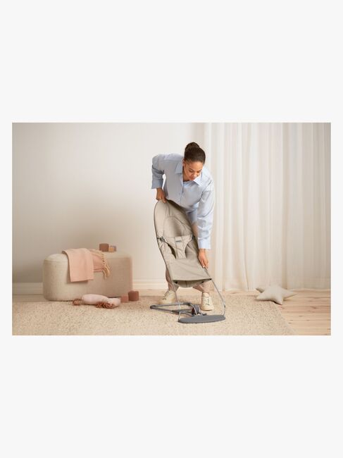 BabyBjörn Balance Soft Skråstol Tri-Fabric, Sandgrå