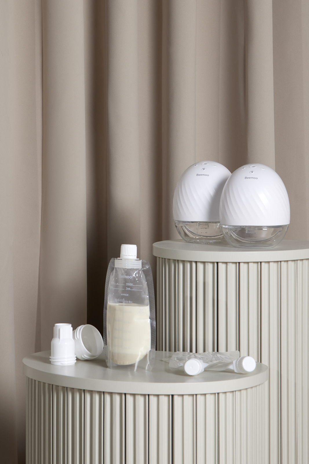 Beemoo CARE Wearable Elektrisk Brystpumpe Dobbelt inkl. Modermælksposer 180 ml 30-pak