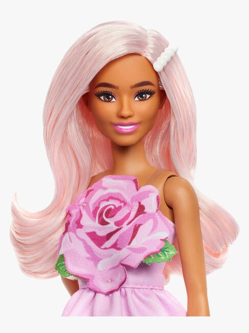 Barbie Deluxe Style Dukke i Lyserød Kjole
