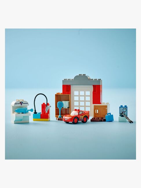 LEGO DUPLO Disney 10456 Lynet McQueens besøg i Docs værksted