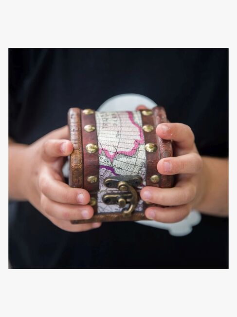 Den Goda Fen Pirate Skattekiste med Diamanter