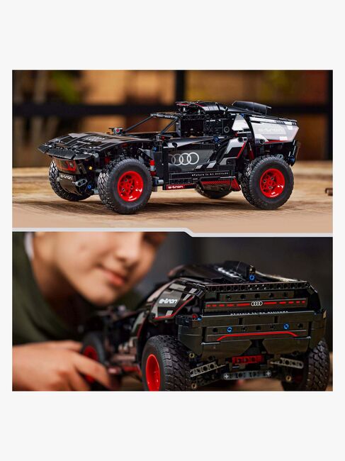 LEGO Technic 42160 Audi RS Q e-tron