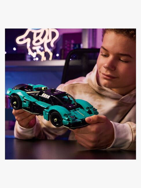 LEGO Technic 42208 Aston Martin Valkyrie