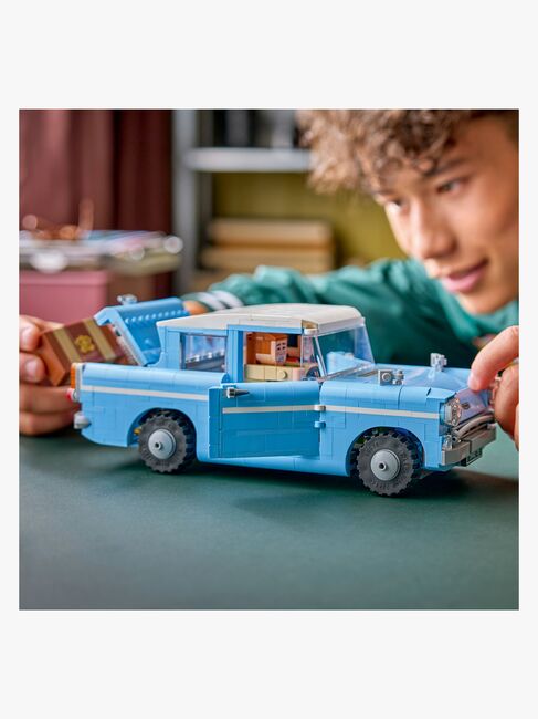 LEGO Harry Potter 76470 Fortryllet flyvende Ford Anglia