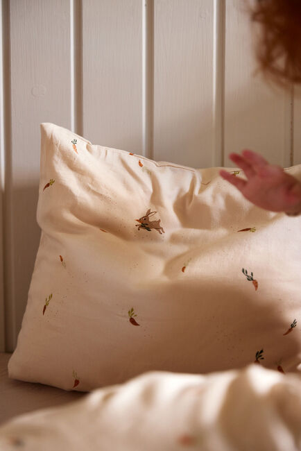 FILIBABBA  GOTS-certificeret Sengesæt 140 x 100, Carrot Thief