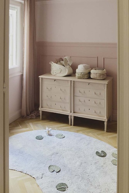 Lorena Canals Kurv, Svan