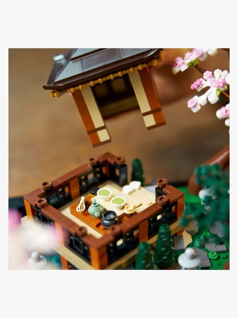 LEGO Icons 10315 Fredfyldt have