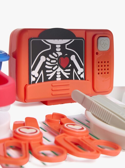 Cloudberry Castle Legetøjssæt Læge På Hjul