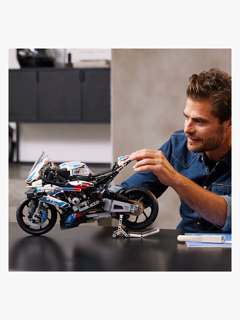 LEGO Technic 42130 BMW M 1000 RR