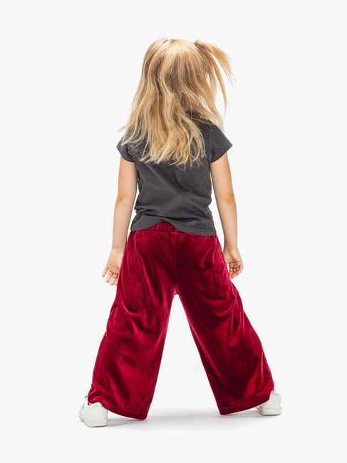 Luca & Lola Viviana Bukser, Wine