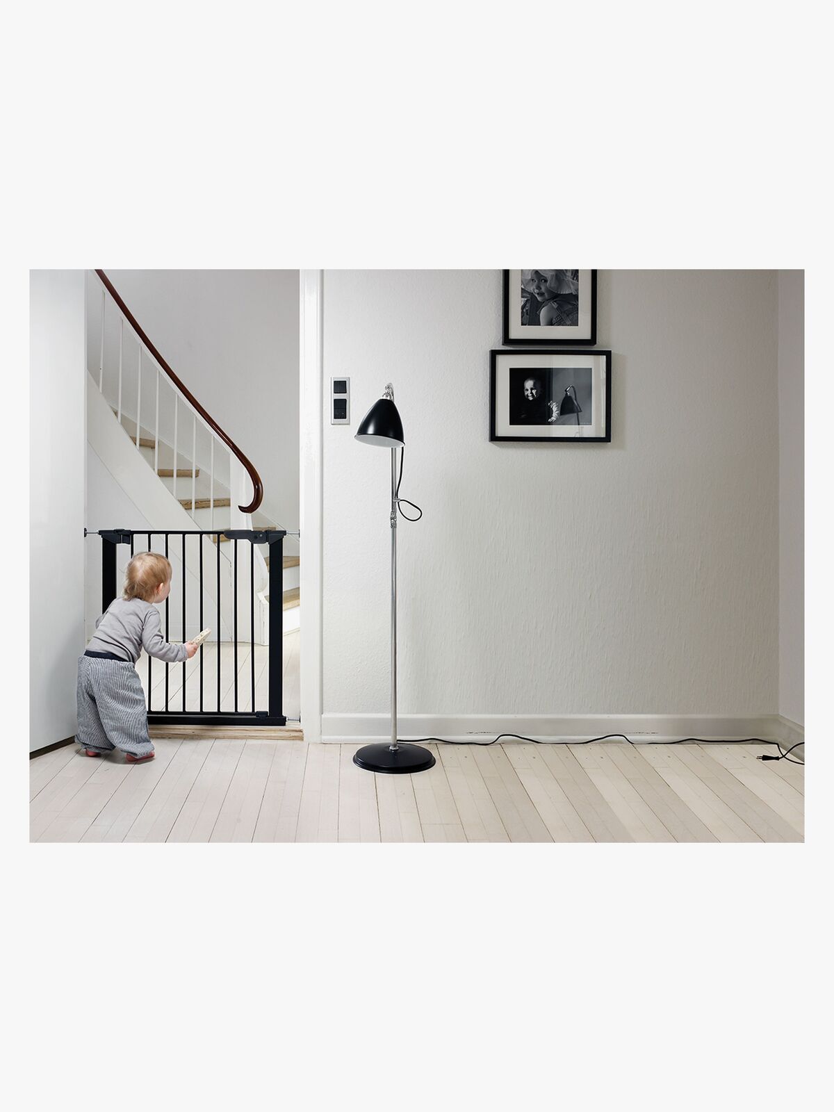 60116-5692-01_Babydan_Premier_gate_4d.jpg