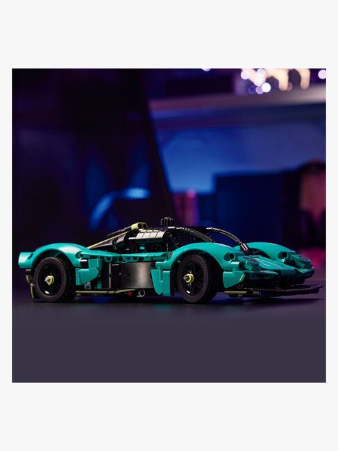 LEGO Technic 42208 Aston Martin Valkyrie