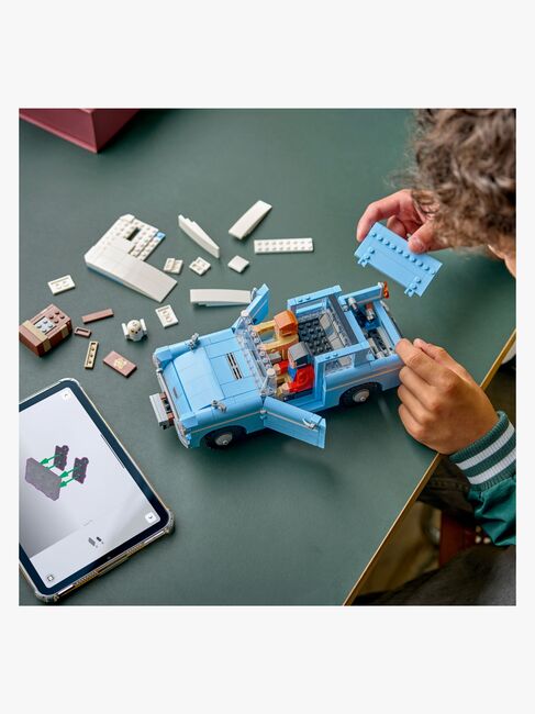 LEGO Harry Potter 76470 Fortryllet flyvende Ford Anglia