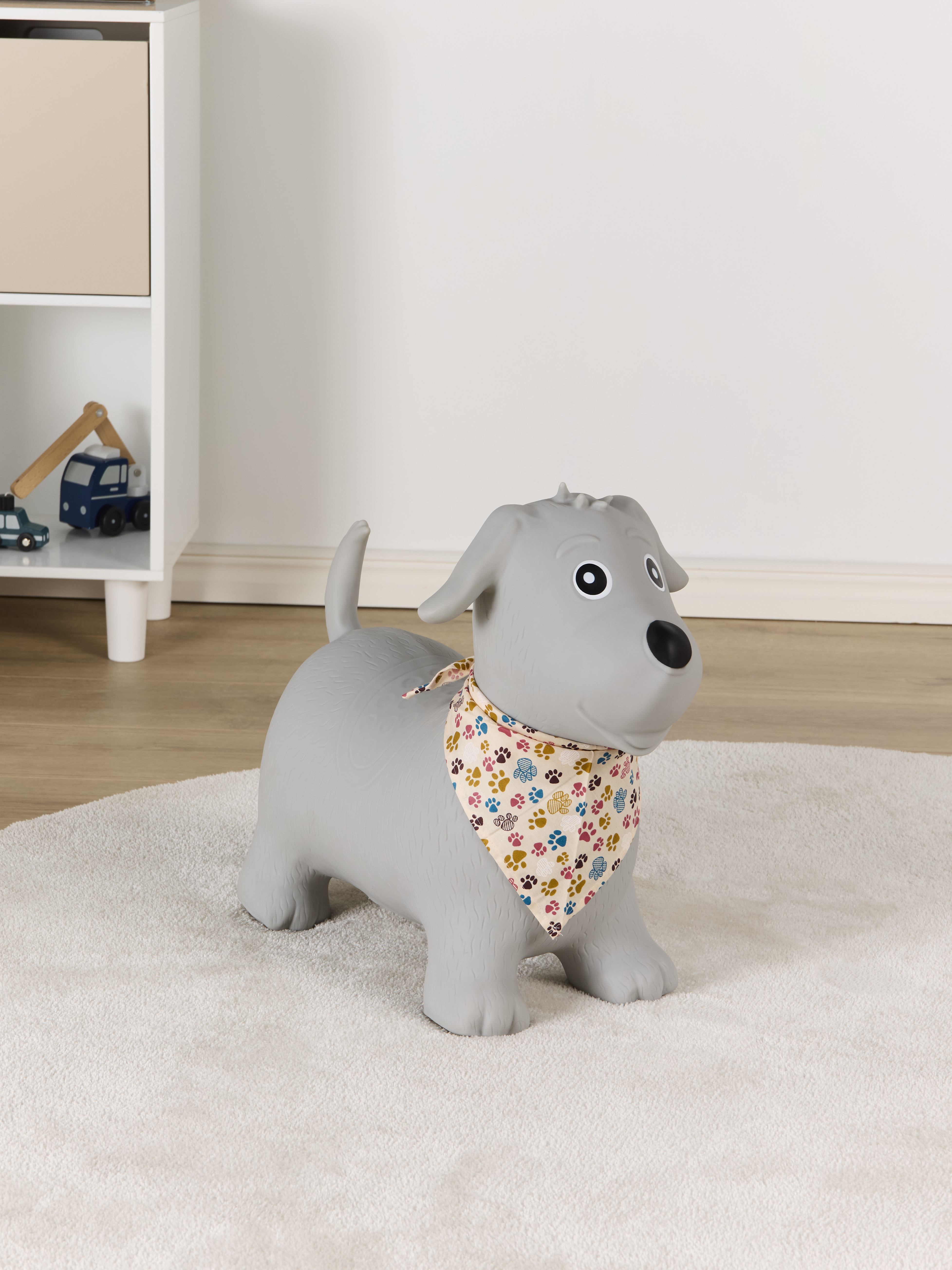 Cloudberry Castle Hoppedyr Hund med Tørklæde, Grå