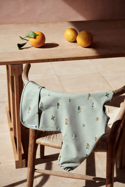 LIEWOOD Merle Cape Hagesmæk med Tryk, Vehicles/Dove Blue