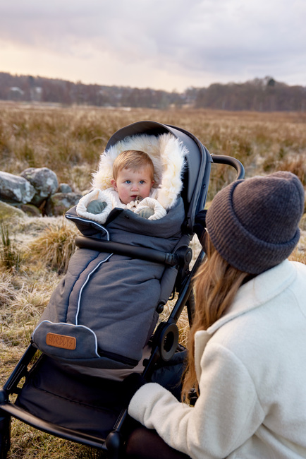 Nordlys Saga Lammeskindskørepose, Grå/Natur