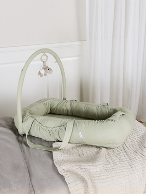 Alice & Fox ALBA Babynest med Håndtag, Green Muslin