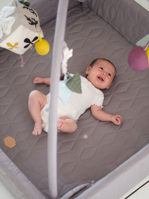 FILIBABBA Soft Quilt Aktivitetstæppe, Dark Grey