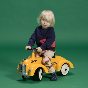 eskil_2,5år_minispeeder.jpeg