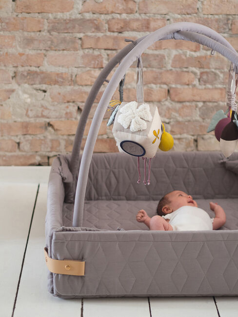 FILIBABBA Soft Quilt Aktivitetstæppe, Dark Grey